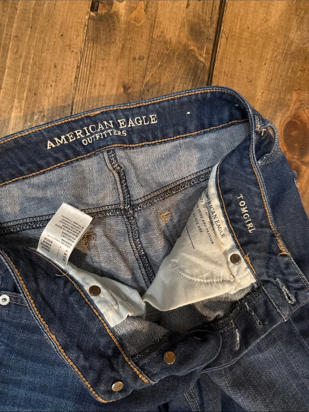 American Eagle Tomgirl Jeans